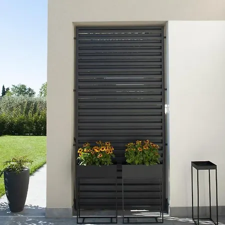 ベッド・アンド・ブレックファスト Lough 4*