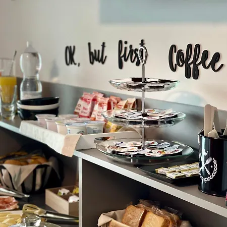 ベッド・アンド・ブレックファスト Lough 4*