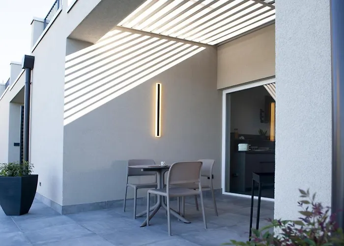 Lough לינה וארוחת בוקר 4*