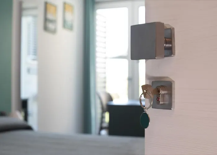 לינה וארוחת בוקר Lough קולה