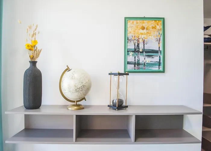 Lough לינה וארוחת בוקר 4*