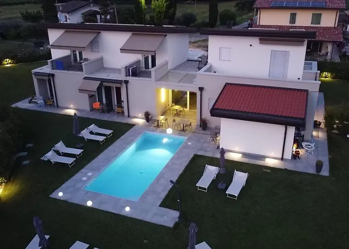 Lough לינה וארוחת בוקר 4*